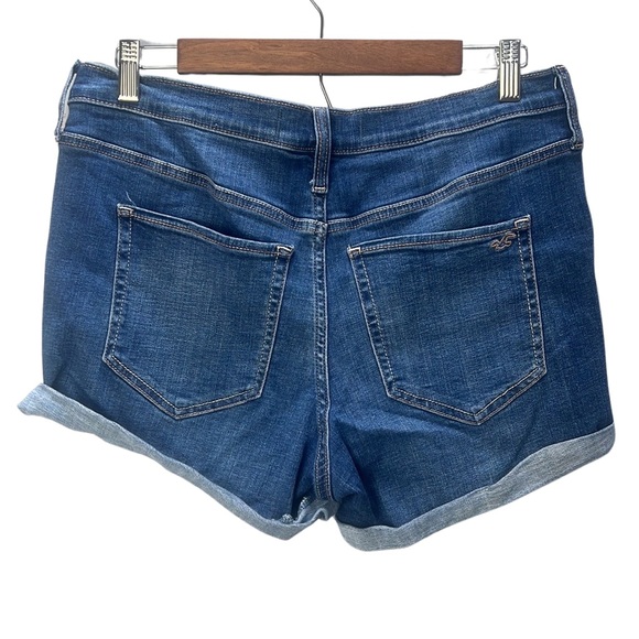 Hollister Advanced Stretch Distressed High Rise Short 3” in Dark Wash - Picture 4 of 4